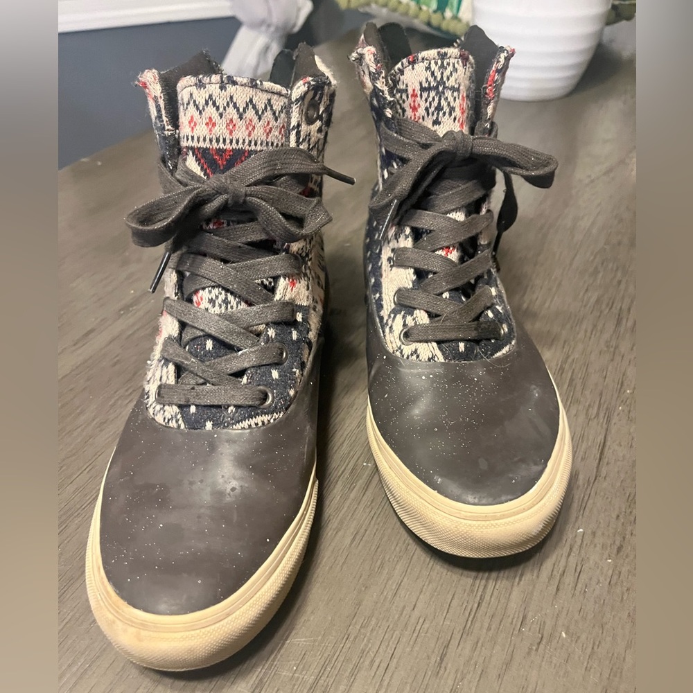 Vans. Womens winter vans size 9. Very gently worn